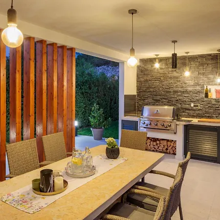 E&n Brodarica (Sibenik-Knin)