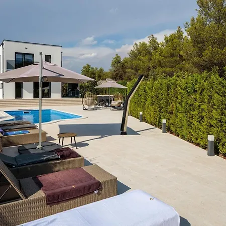E&n Villa